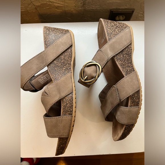Dansko Susie Milled Nubuck Sandal size 39 - Picture 3 of 8